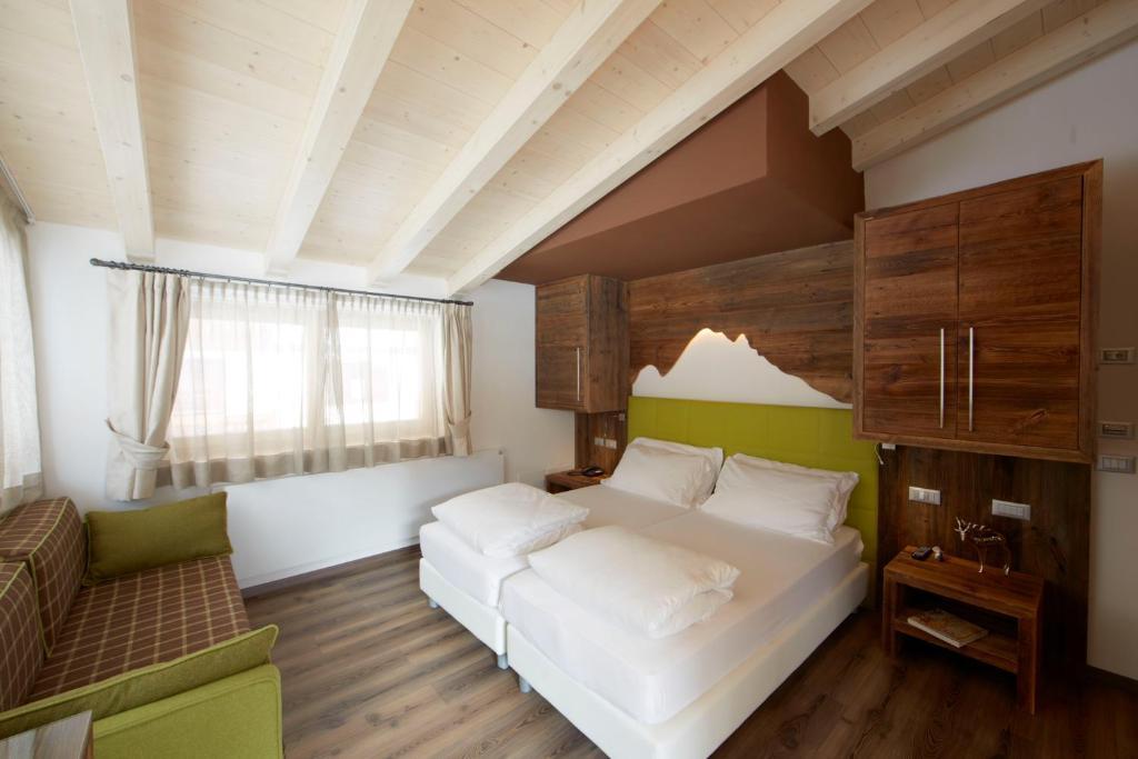 Chalet Vites Mountain Hotel Canazei Room photo