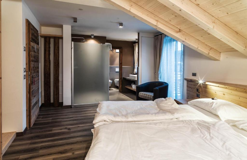 Chalet Vites Mountain Hotel Canazei Room photo