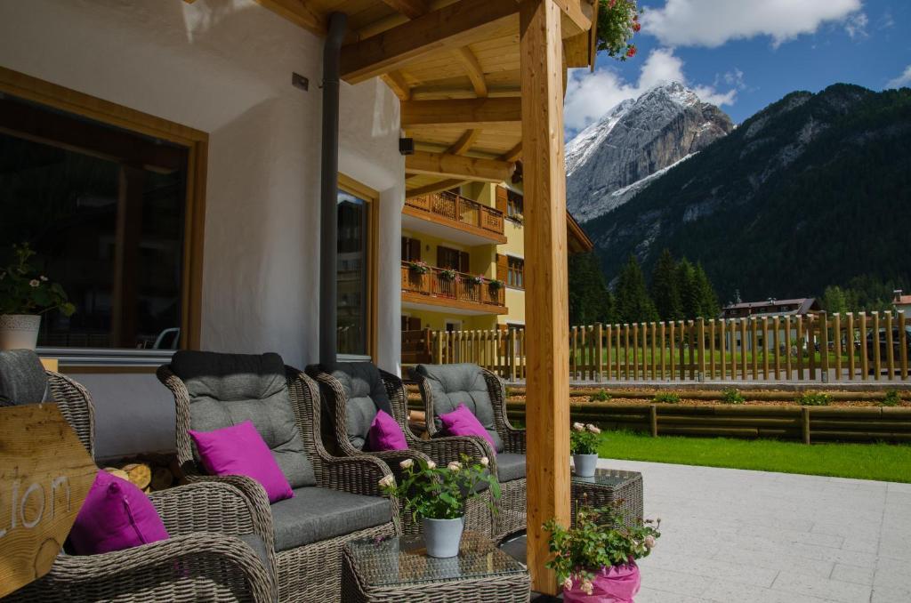 Chalet Vites Mountain Hotel Canazei Exterior photo